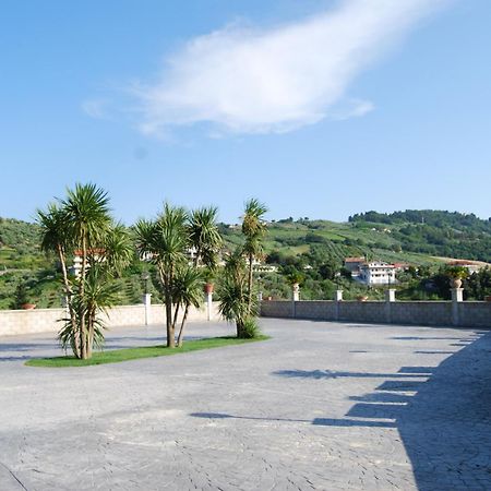 Queen Hotel ซานโจวานนี เตอาติโน ภายนอก รูปภาพ