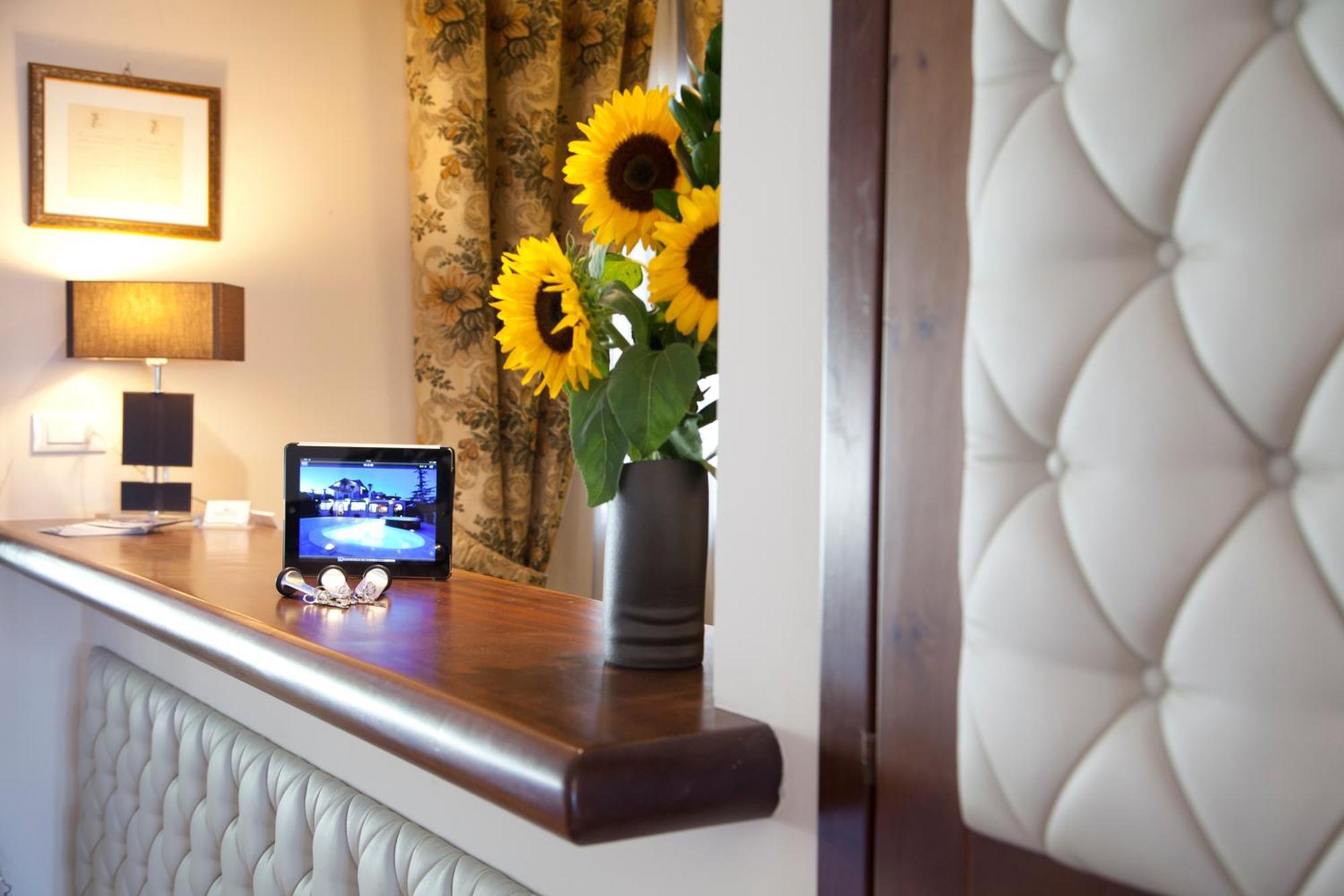 Queen Hotel ซานโจวานนี เตอาติโน ภายนอก รูปภาพ